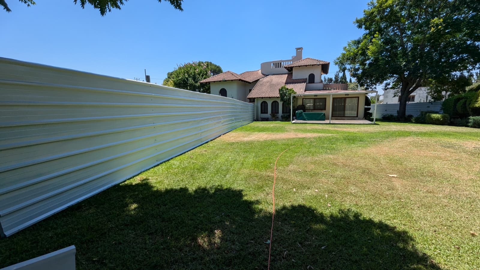 גידור מקצועי באתר בניה